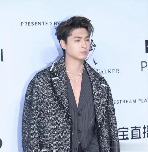 炸裂!秦霄贤前女友发文,不光洗白了郭德纲,还扒光秦霄贤的体面