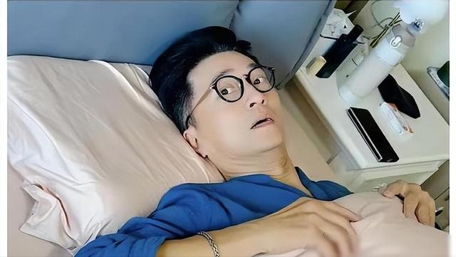 香港知名男星旧病复发，坐骨神经痛到无法走路，需要用助行架