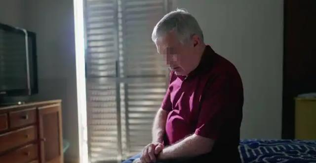 102岁网红小脚奶奶去世，生前健步如飞自称18少女，知情人曝原因