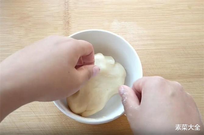 糯米酥这么做,看着就想吃,咬一口直掉渣,外酥里糯太香了