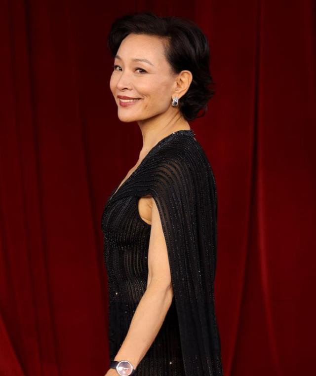 她让春晚导演悔不当初,一句话毁了众人职业,导演:当时不想活了