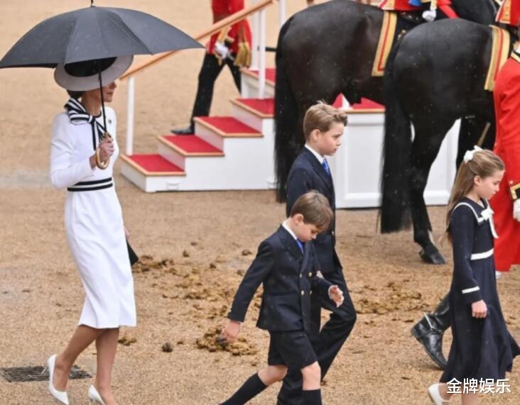 凯特最新行程曝光!和威廉一起接孩子,坐飞机去美国治疗