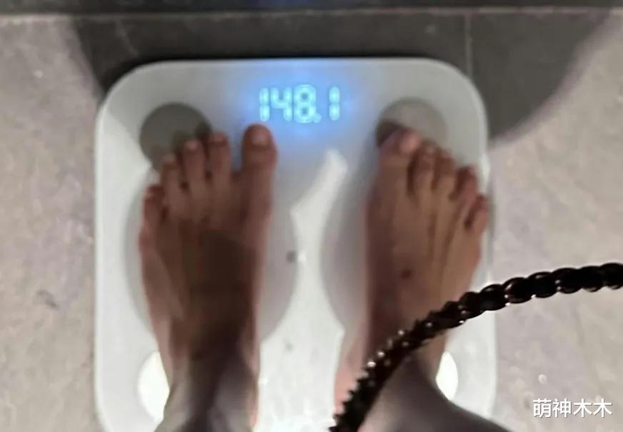 港星陈嘉佳8个月瘦120斤，比贾玲还夸张，一发体检报告暴露了