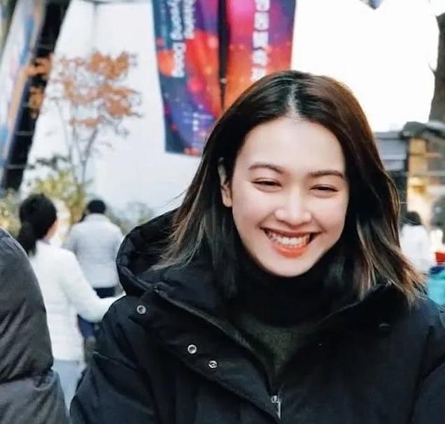 TVB律界港姐一家三口游韩国,老公宠妻获赞,堪称人生赢家