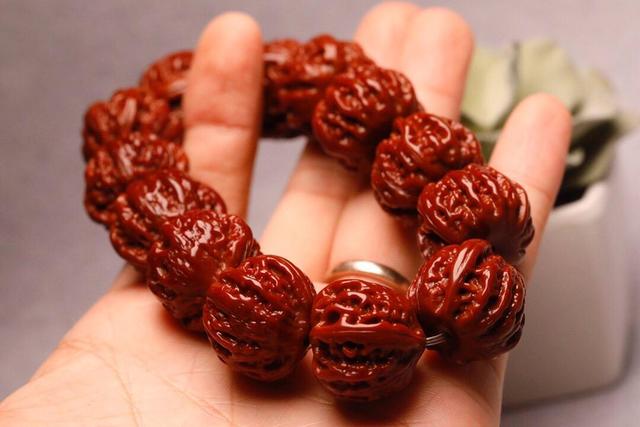 文玩圈中的“油润四君子”，每一串都是艺术珍品！