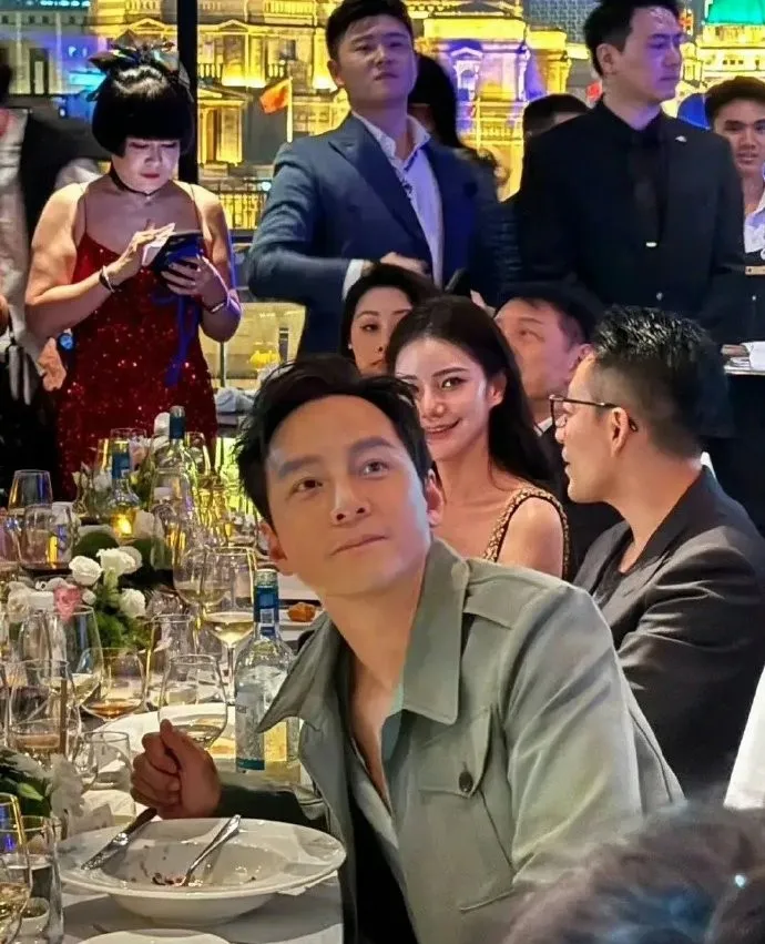 被嘲发福变老的吴彦祖,50岁又帅?回了颜值巅峰!