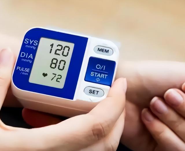 柳叶刀:我国学者证实,血压在120以下可将严重血管事件风险降低12%