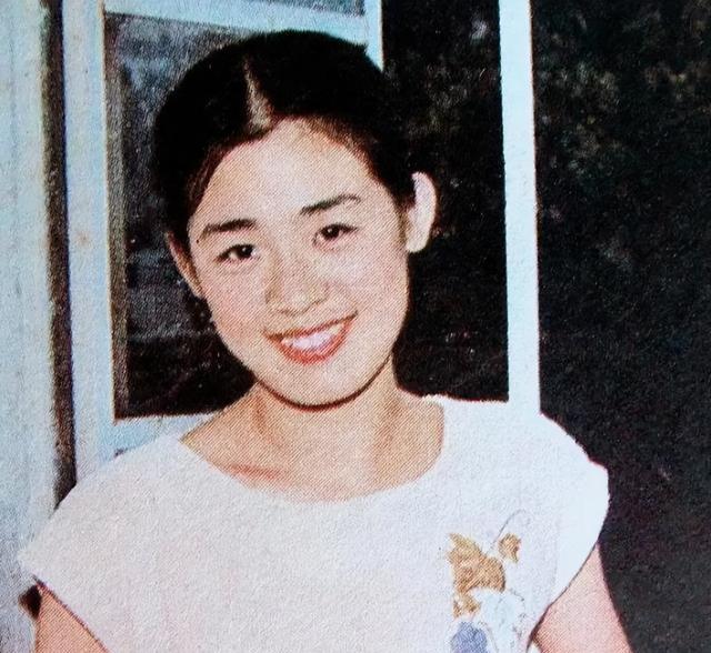 演员石凉:当过主持人也做过演员,经历两段婚姻,如今过得很幸福