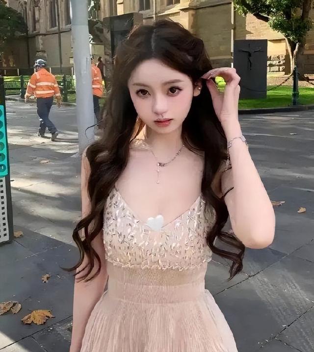 懒懒宣誓主权!网红懒懒成功入住王思聪豪宅,称是对方的开心果