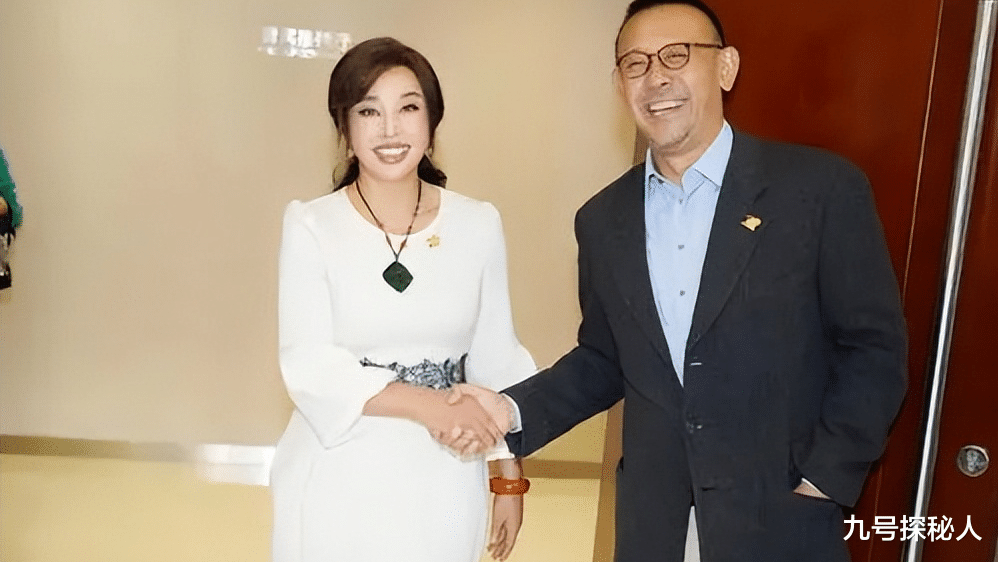 挤走小三小四,完胜刘晓庆,被风流导演独宠19年,她到底啥手段?