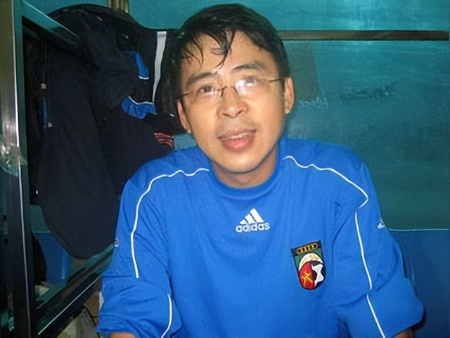 曾要求中国给全世界道歉,被封杀的央视名嘴阿丘,如今怎么样了?