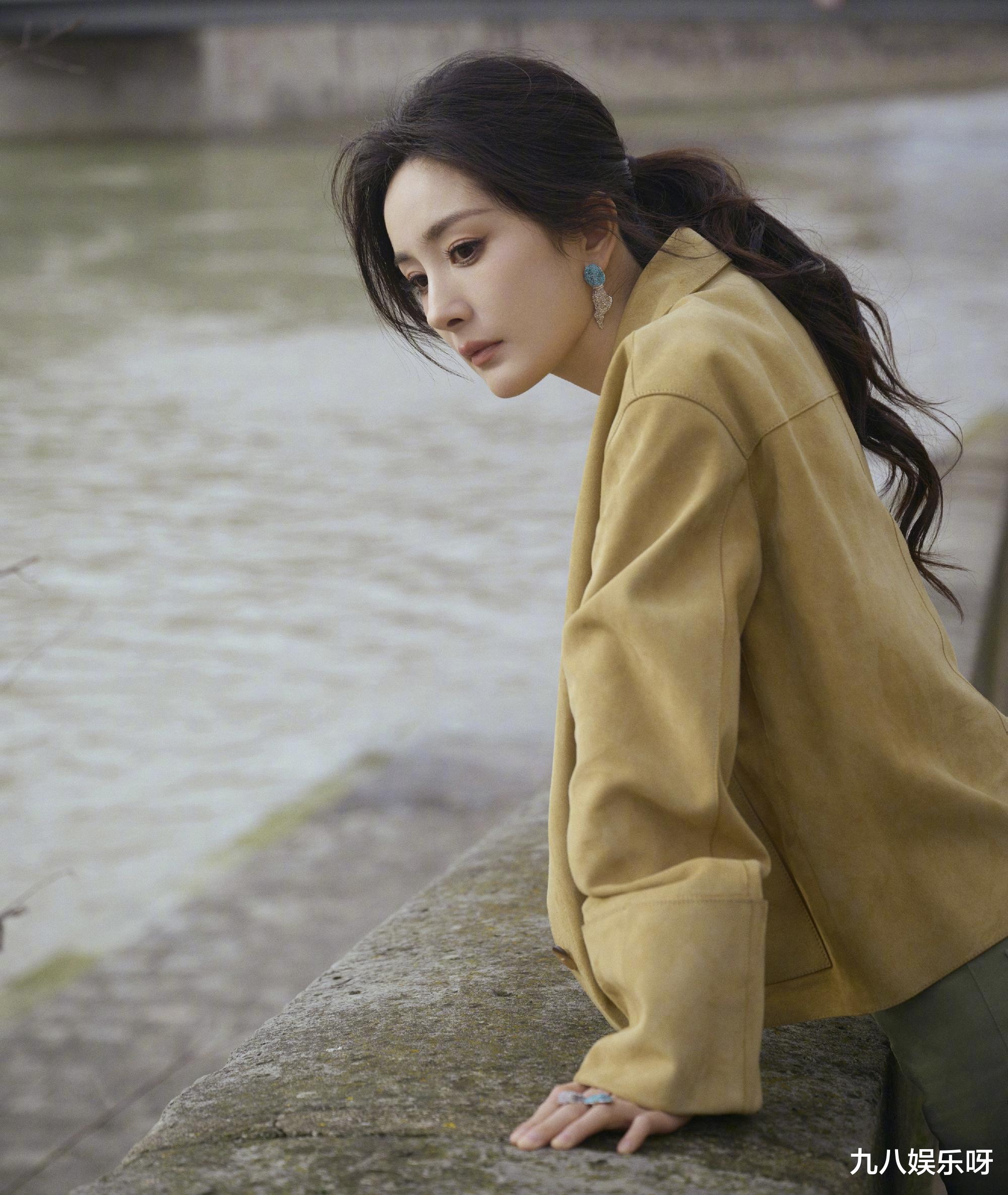 杨幂当北电考官，资质和实力被质疑：至今都在请表演老师