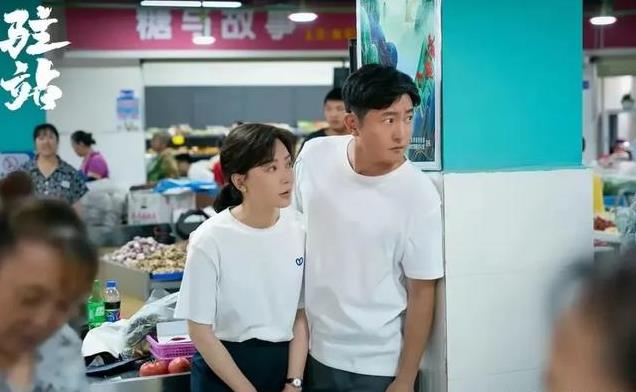 央视又一新剧开播成黑马，好评如潮收视爆表，熬夜追不够看