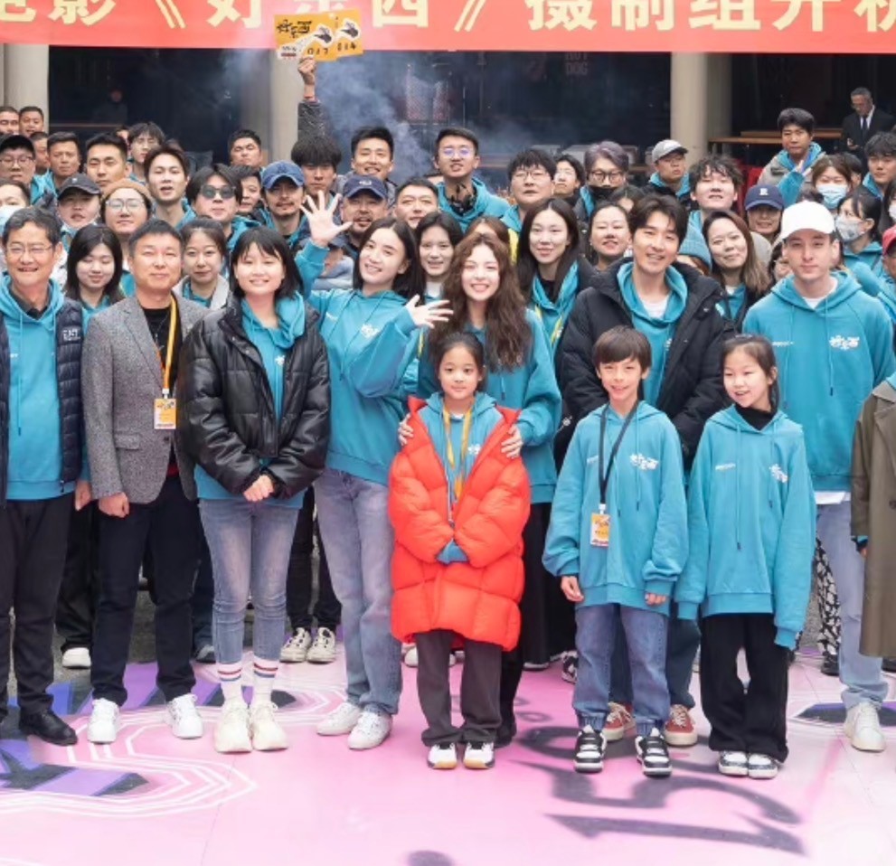 完美避开妈妈高颜值基因，梅婷女儿与宋佳拍戏，气质与梅婷差半截