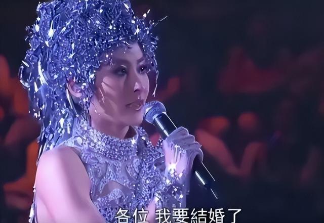 官宣16年后,52岁陈慧琳豪掷百万,撕下了内娱明星的假“面具”