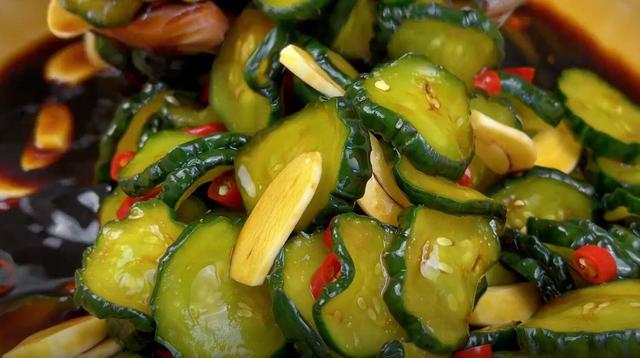 腌酱黄瓜，切不可只加盐杀水，教你一招，脆爽开胃，放半年都不坏