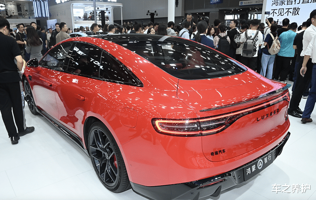 余承东放大招，智界S7只卖22万起，卷疯小米、特斯拉