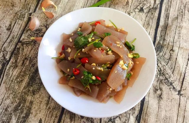 一补血,二润肺,三减肥,四通便,女人使劲吃这菜,气色好显年轻