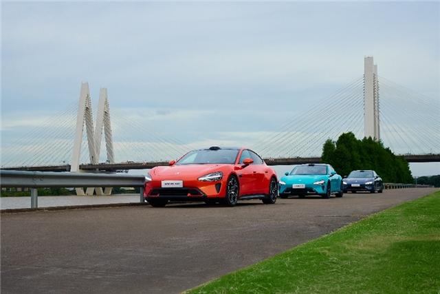 星纪元ES VS小米SU7对比,谁才是麋鹿测试之王