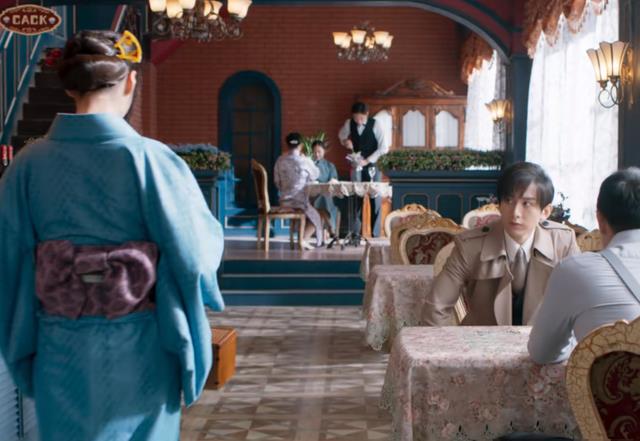 《深潜》口碑大爆,躲过了男主成毅,却被43岁男二号给惊艳了