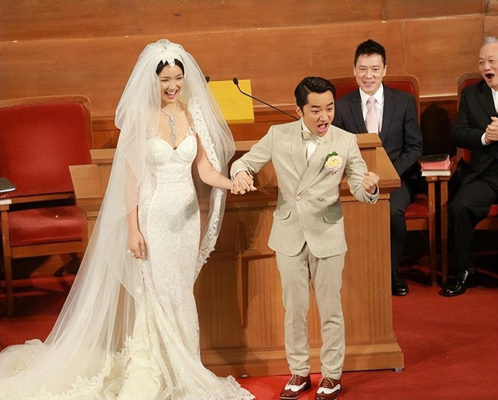 李亚男产后身材引热议：完美腰线成妈妈圈新焦点