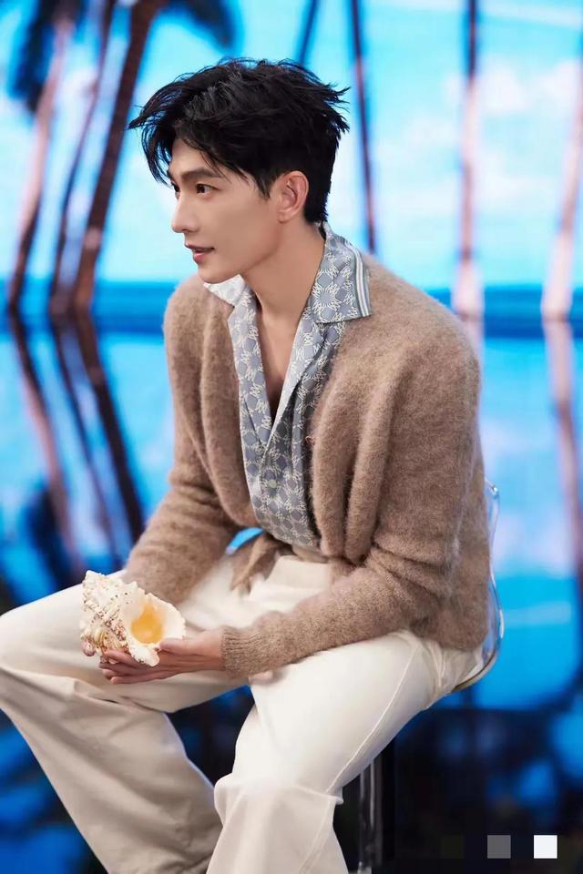 最帅男神重新洗牌,原生态帅哥登顶,李现第8林更新第6吴磊5肖战3