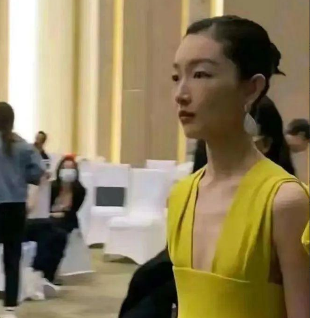 滤镜下是美女，现实中是“女鬼”！这些瘦到病态的明星，真恐怖