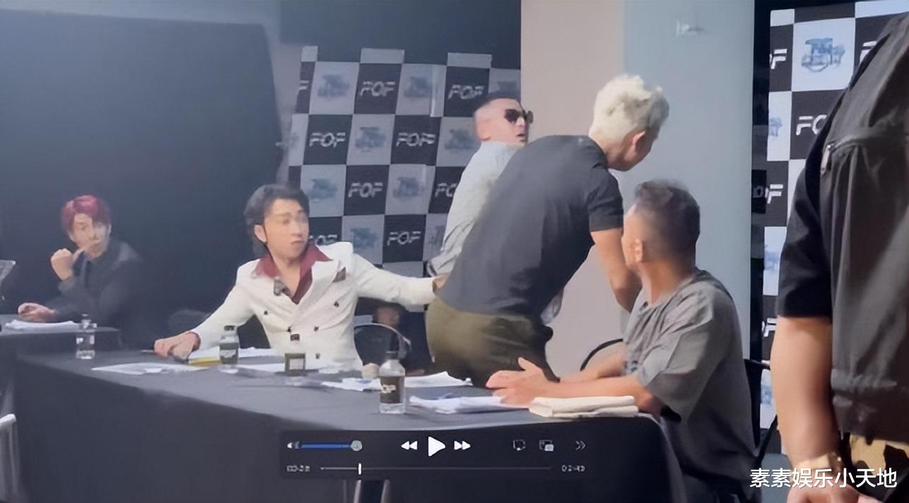 终于有人治孙安佐了,他录节目掐导师脖子,被对方反手甩巴掌打懵