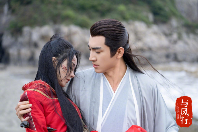 赵丽颖喜获林更新赠熊猫玩偶,剧里剧外友情深!