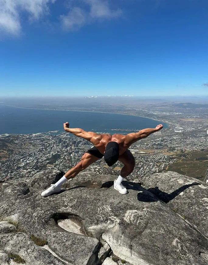 荷兰小伙健身10年,打造野兽身材,这肌肉含金量如何