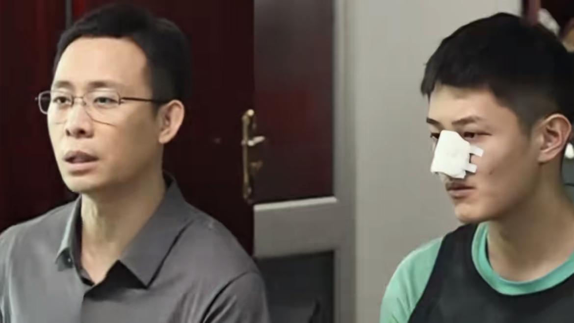电影《第二十条》：儿子被同学打断鼻骨，爸爸的做法堪称教科书