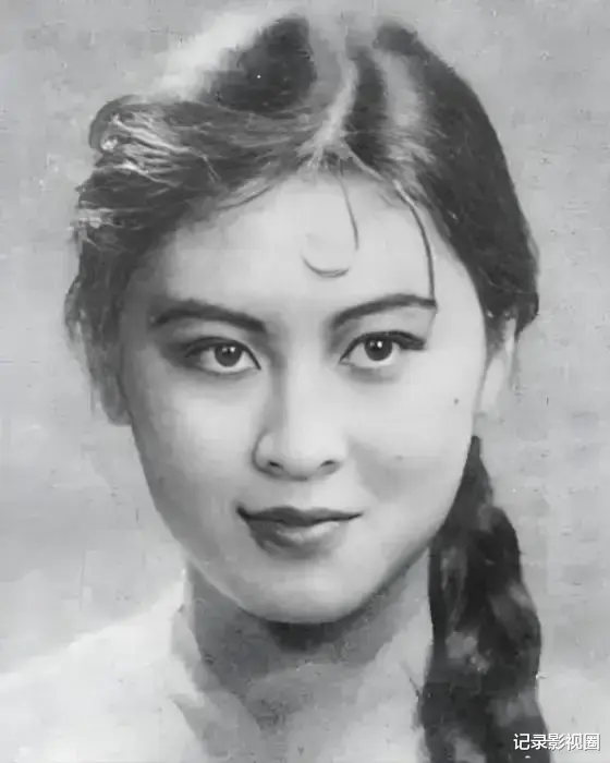 杨丽坤10张晚年照片，张张令人心痛，害她的人竟有昔日“姐妹”？