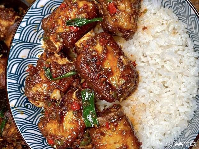 吃过这3道下酒硬菜拿什么都不换，咸香入味大口吃肉就是爽，过瘾