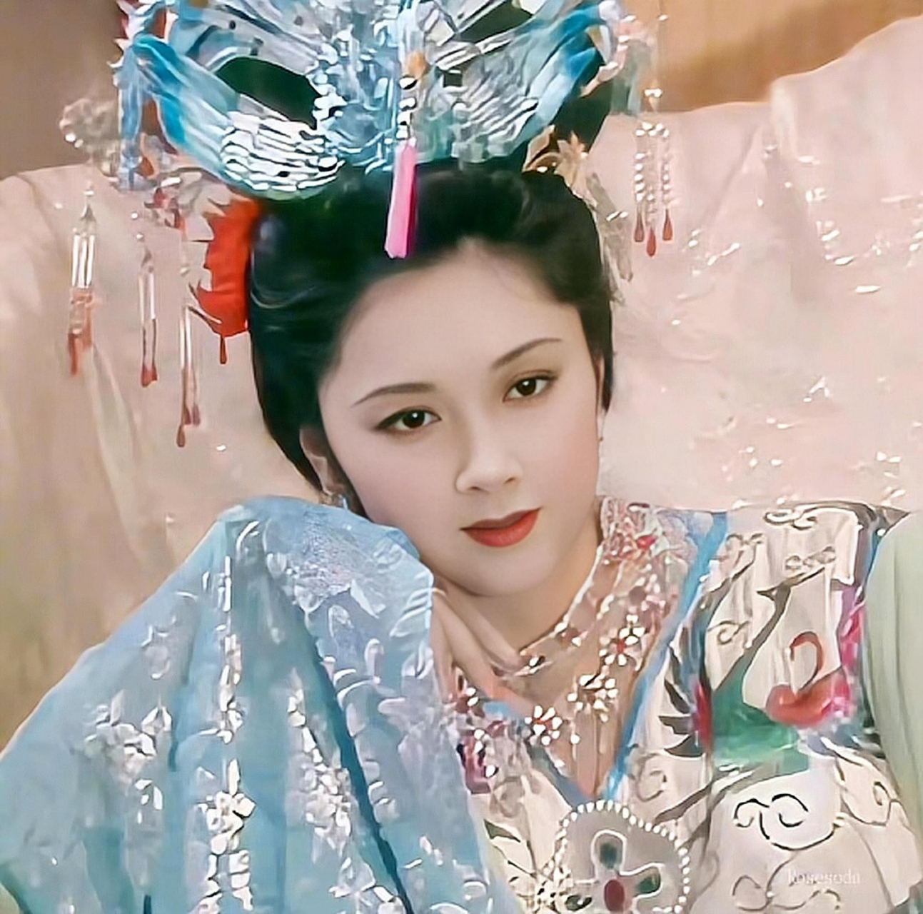 杨紫很漂亮，但珠圆玉润的女二更像唐代美人，为戏增肥没白增