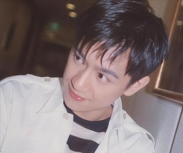 “宁愿丑成怪物”也要永葆青春，这8位明星早已整的“惨不忍睹”