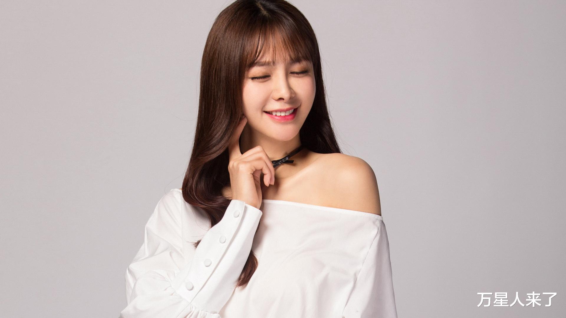 沈梦辰晒家族大群,71人亲情网络曝光,庞大阵容引关注