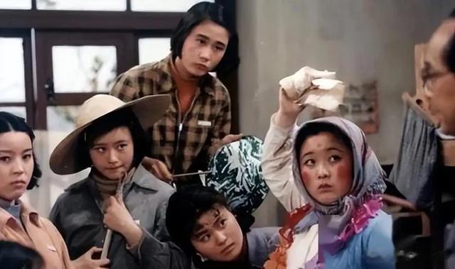 张海燕:专注“网恋”,老牛吃嫩草,抱小28岁“高富帅”丈夫