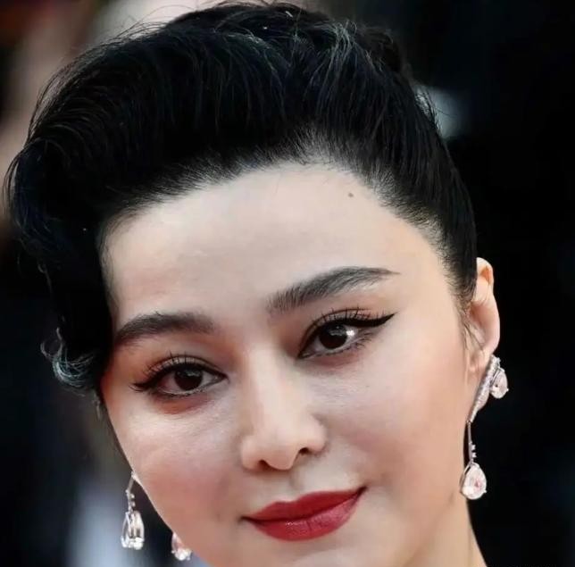 没滤镜真可怕,古力娜扎塌鼻梁,章子怡像老太,王祖贤丑到辣眼睛