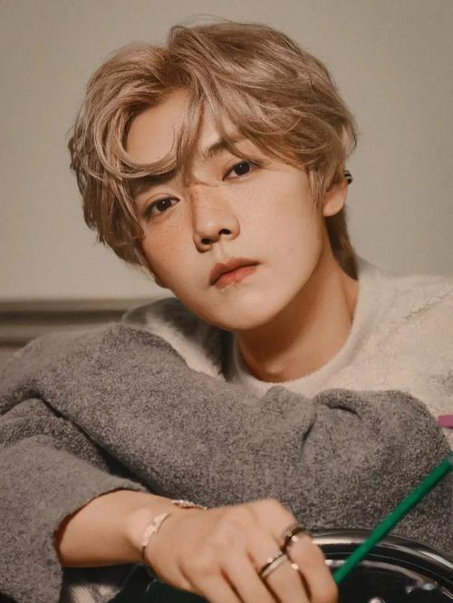 34岁“内娱男妖孽”:顶级的美貌,穿不出个人样