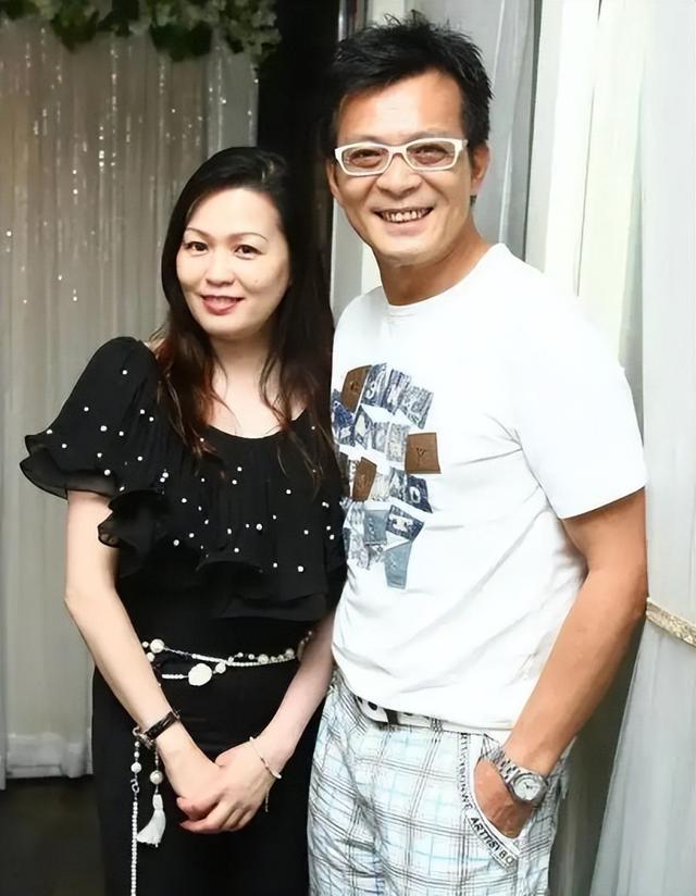 原来黄日华的妻子已去世四年!7年抗癌花费7500万,发誓终身不娶