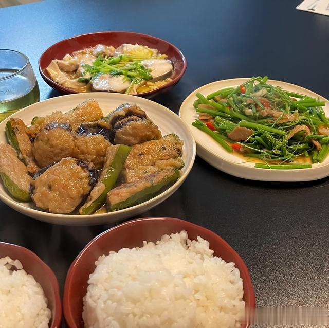 43岁上海女子，在网上晒老公做的一周晚餐，网友：嫁对了好羡慕！