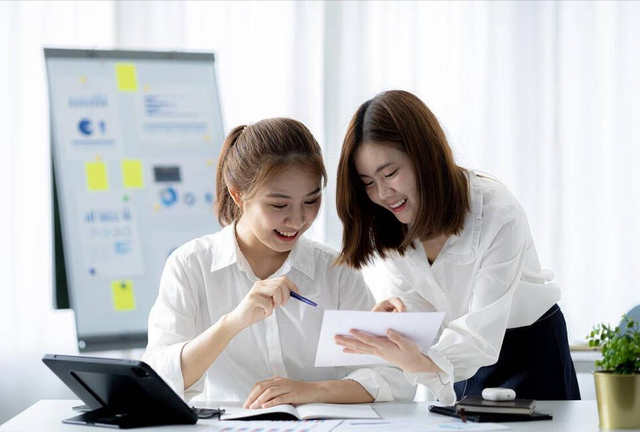 同事找你，你想拒绝，低情商说“我不想搭理你”，高情商这样回复