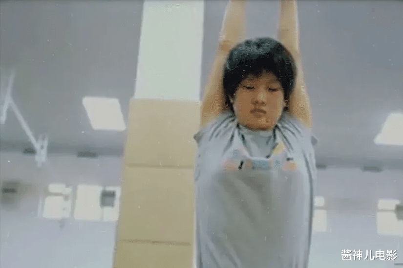 3岁被弃舅舅抚养长大,手握22块金牌却拒嫁豪门,比郭晶晶还狠