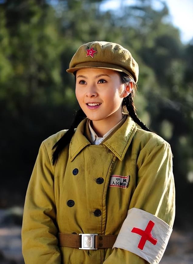 沈腾一家近况曝光!王琦暴瘦和沈腾无交流,爸妈腿脚不利索被搀扶