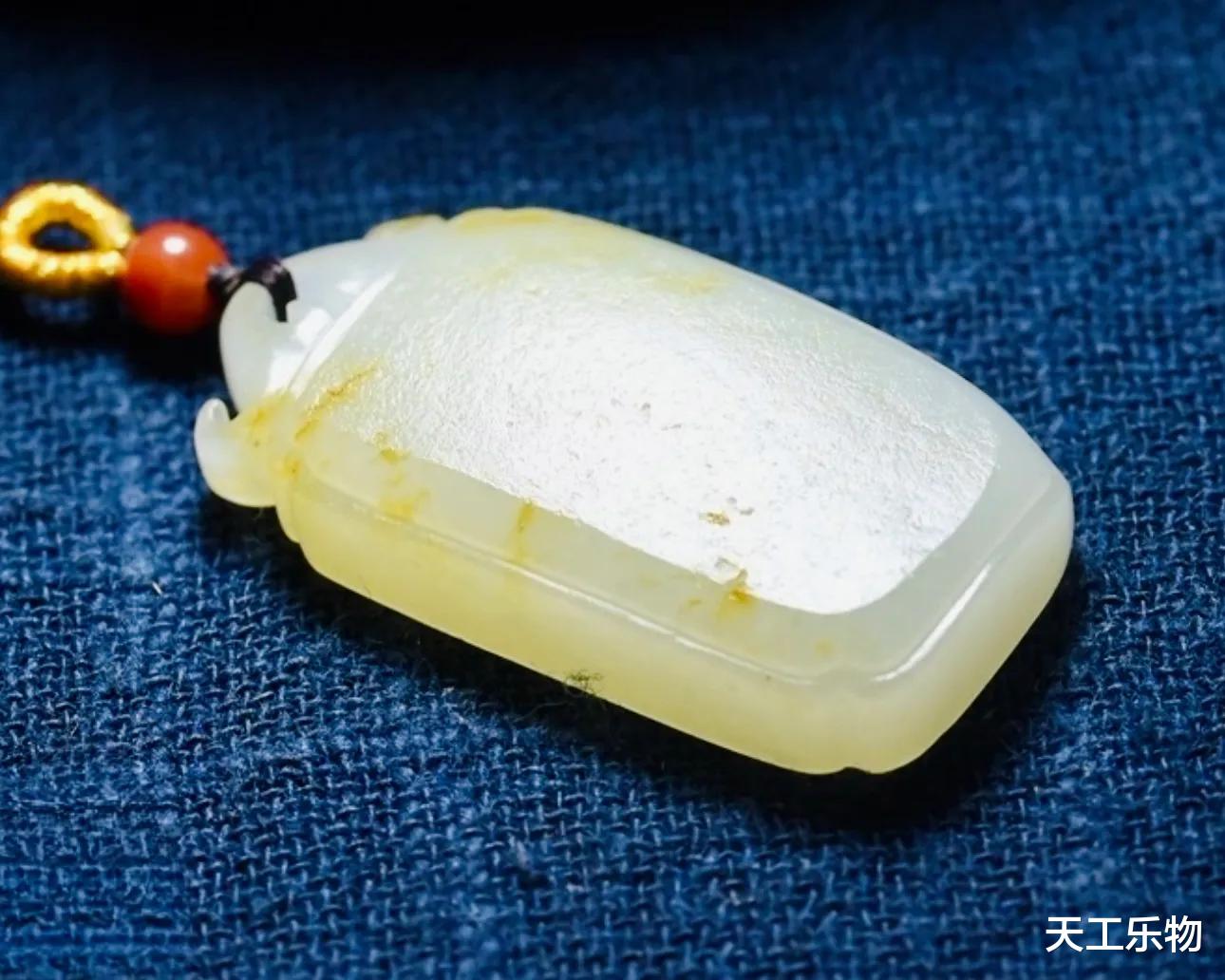 不过是白板一块？为什么和田玉无事牌会这么贵？