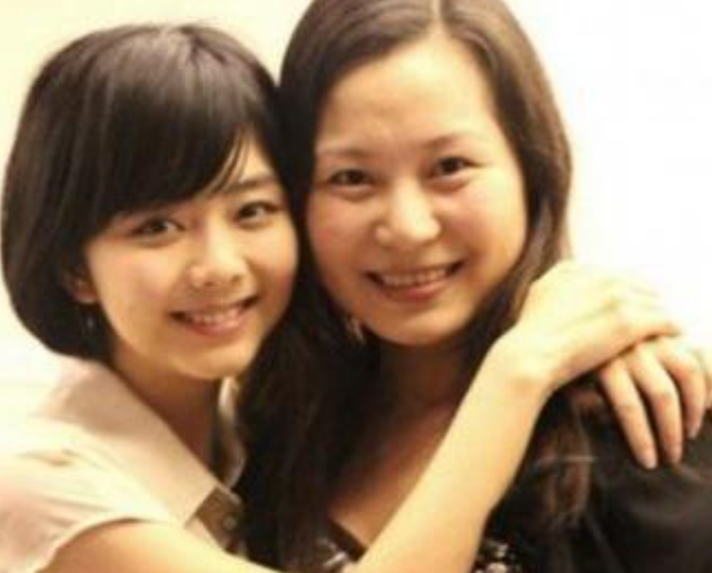 谭松韵彻底崩溃!你只是没了母亲,我儿子却得在监狱中过年啊!