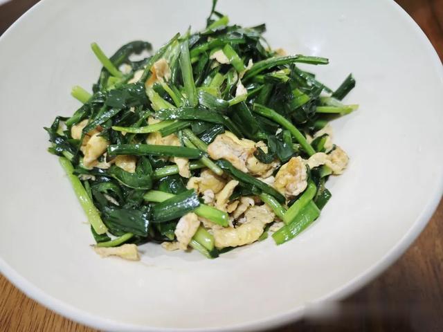 它叫“洗肠草”，春天多吃能排出体内垃圾，可惜大部人不懂吃~