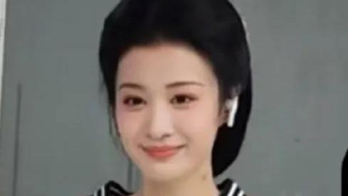 王楚然素颜照曝光！网友直言看完彻底治愈容貌焦虑