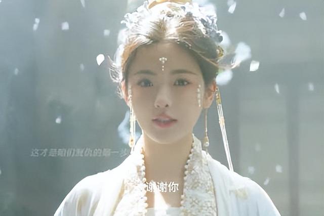 杨超越《墨雨云间》姜梨一角惊艳四座，网友：演技大爆发！