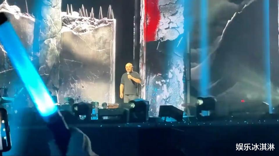 华晨宇、刀郎同一天开演唱会，两大顶流的碰撞，网友评论却一边倒